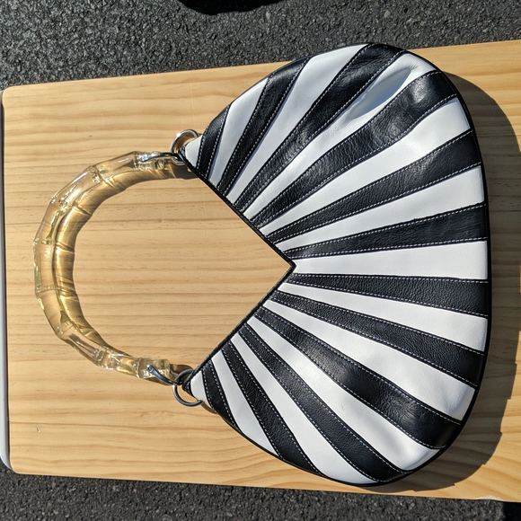 Hand purse - Picture 2 of 2